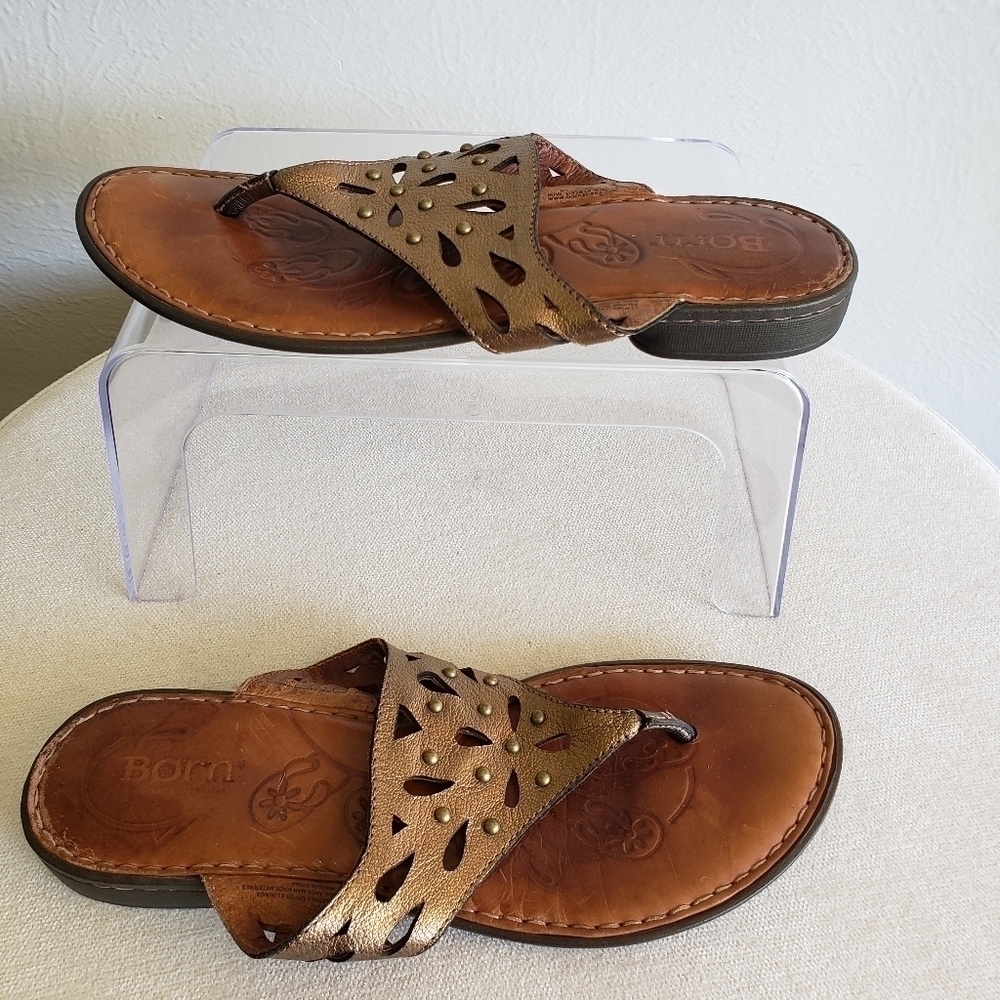 BORN Akala Copper Thong Leather Sandals